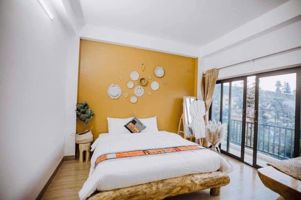 Room with mustard accent wall